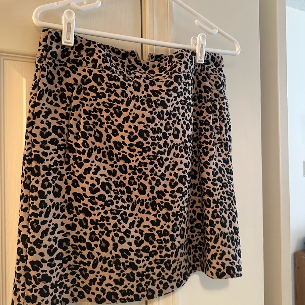 Loft Fashion Black and Tan Animal Print Mini Skirt